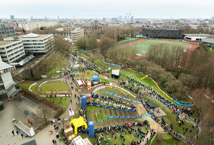 De Brussels Universities Cyclocross vindt plaats op de campus van de VUB. Foto: Thierry Geenen
